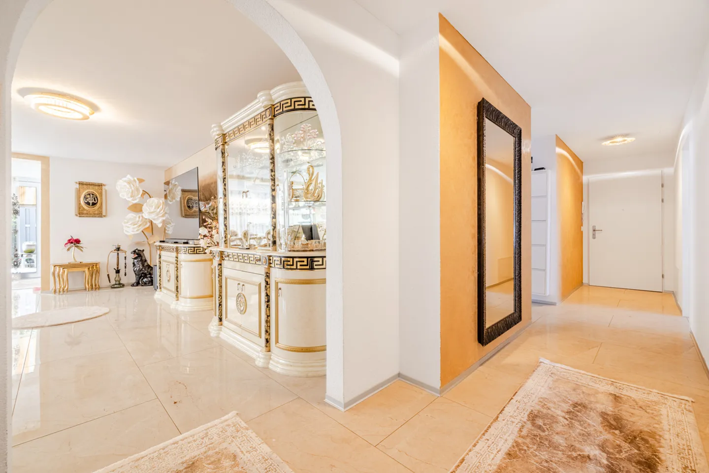 Elegante Wohnung mit grosser Terrasse - Foto 2 von 9