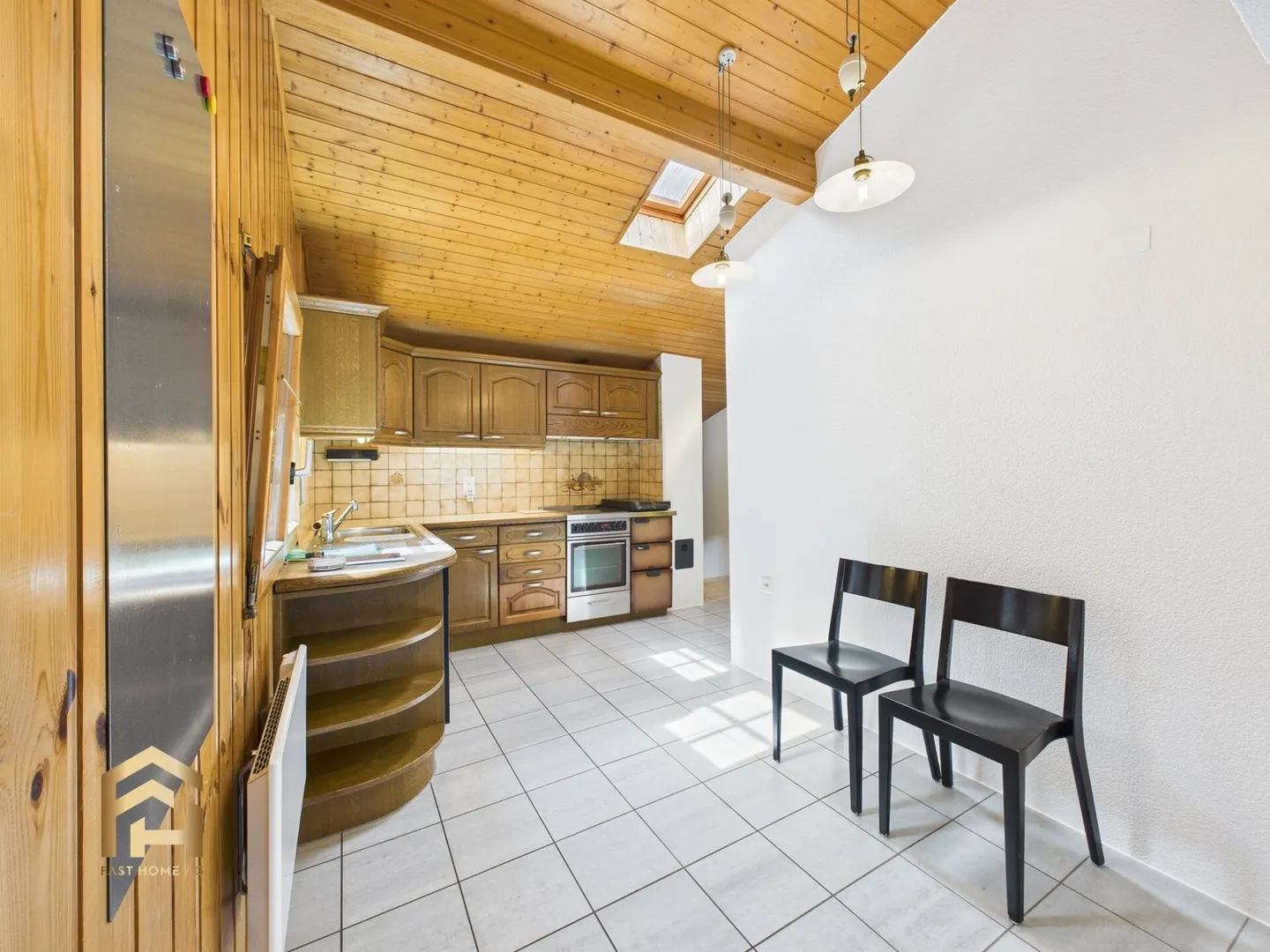 Charmante appartement de 4.5 pièces avec potentiel d'extension au cœur du village - Photo 3 sur 13