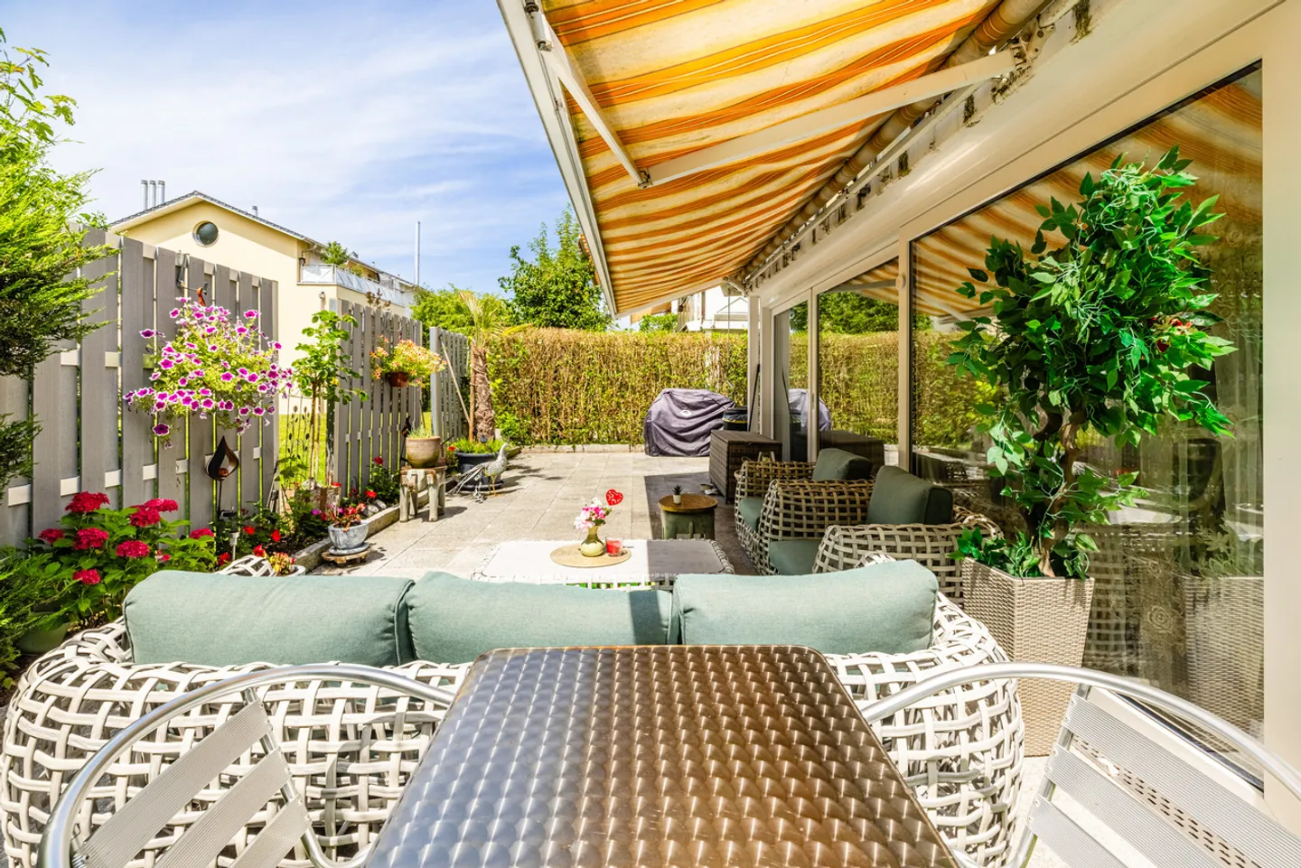 Elegante Wohnung mit grosser Terrasse - Foto 8 von 9