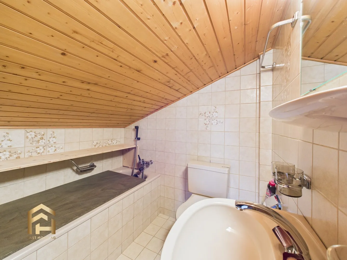 Charmante appartement de 4.5 pièces avec potentiel d'extension au cœur du village - Photo 13 sur 13