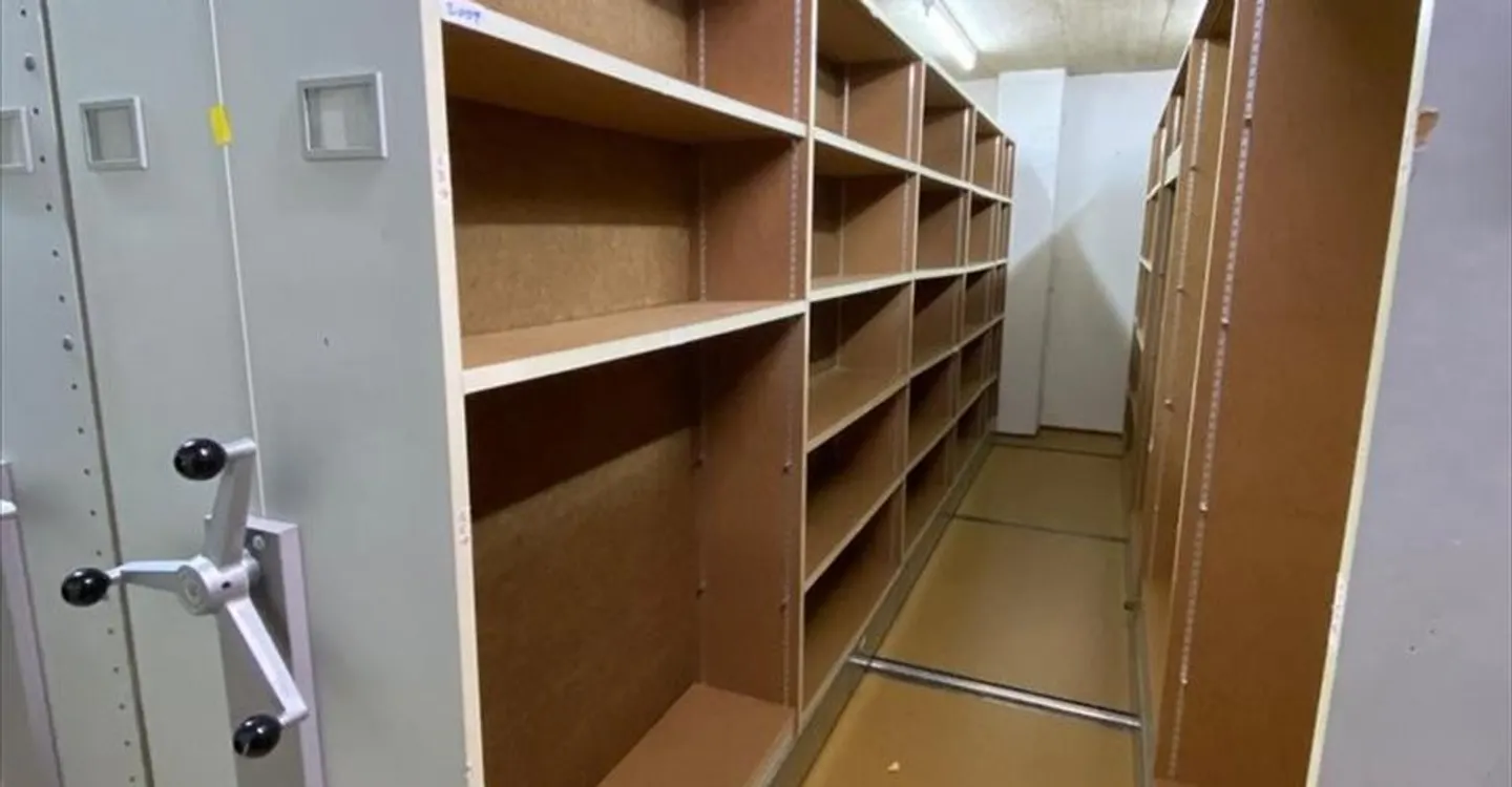 Near Lausanne Train Station - Archive Storage - Photo 3 of 5