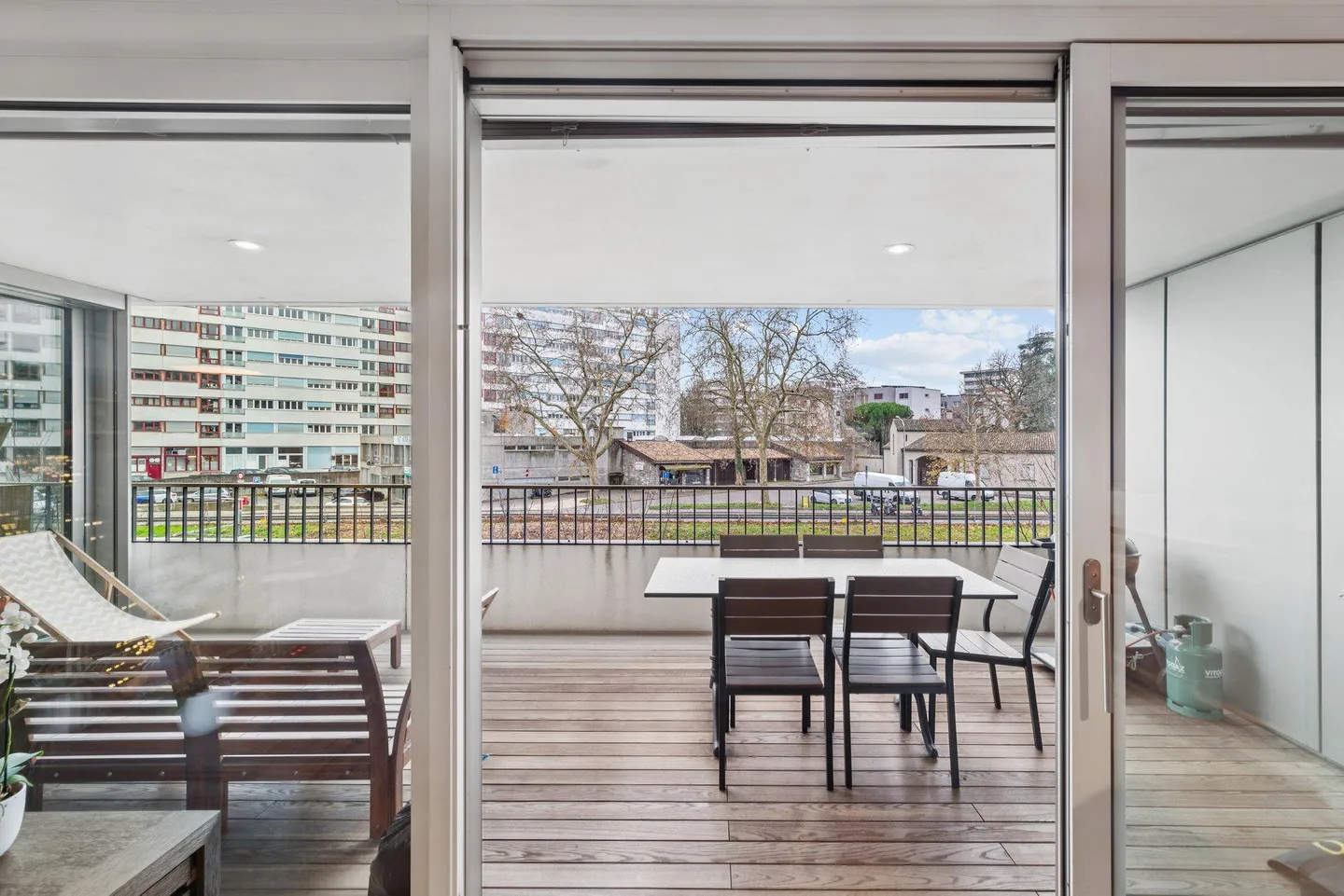 Wunderschöne Wohnung mit 3 Schlafzimmern in einem hochwertigen Gebäude - Foto 4 von 16