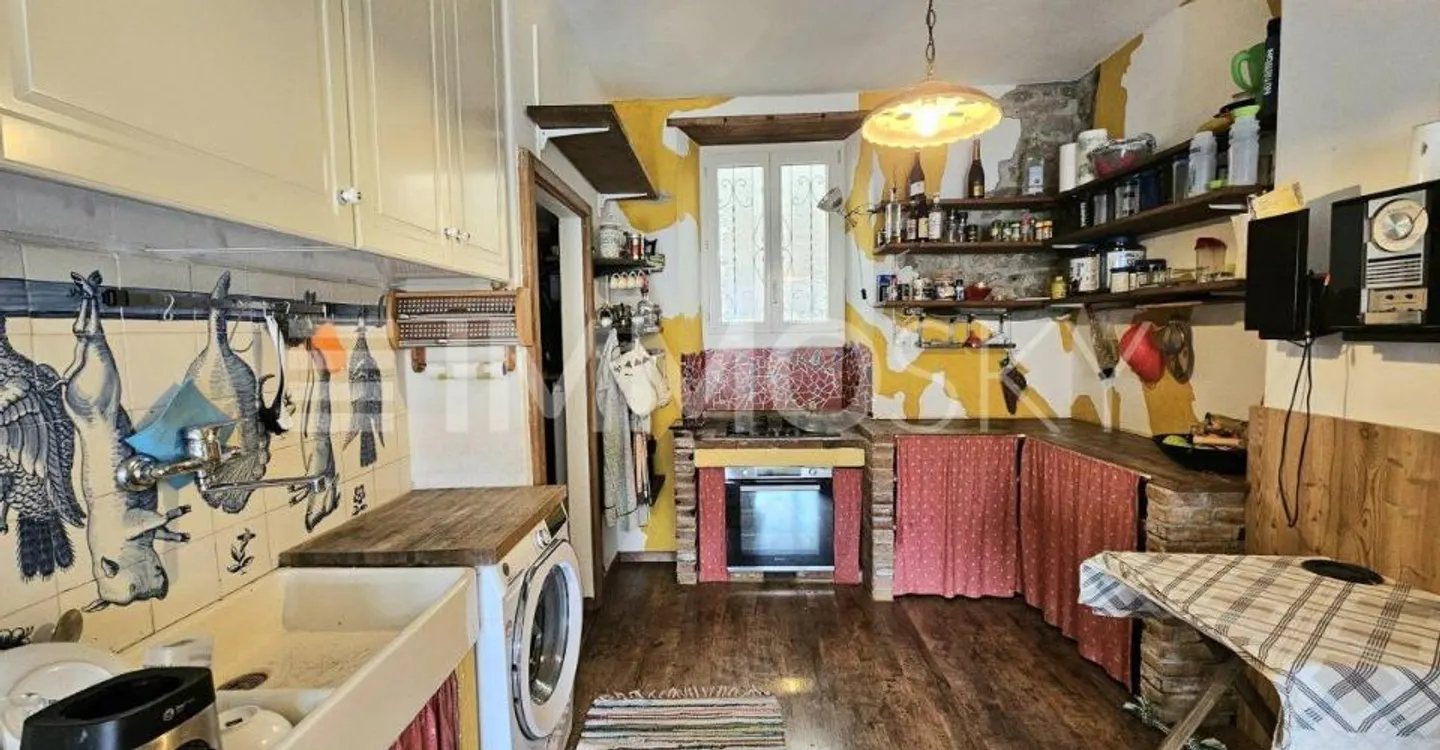 Charmante maison à plusieurs niveaux - Photo 2 sur 5