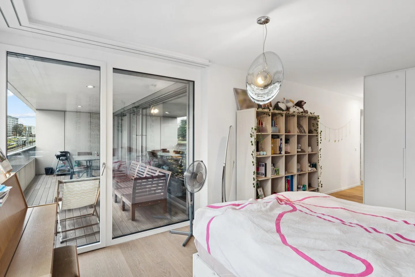 Wunderschöne Wohnung mit 3 Schlafzimmern in einem hochwertigen Gebäude - Foto 6 von 16