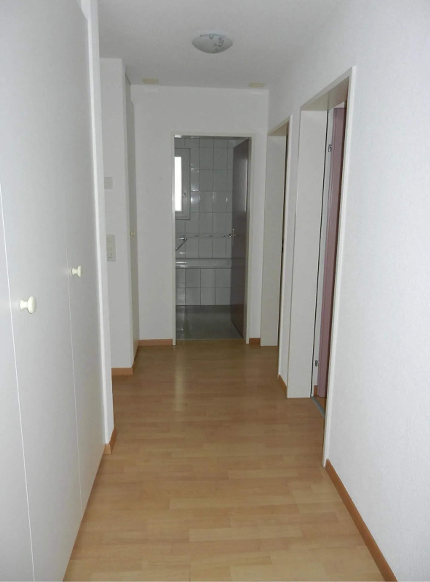 Appartamento 3 camere in una posizione tranquilla - Foto 3 di 9