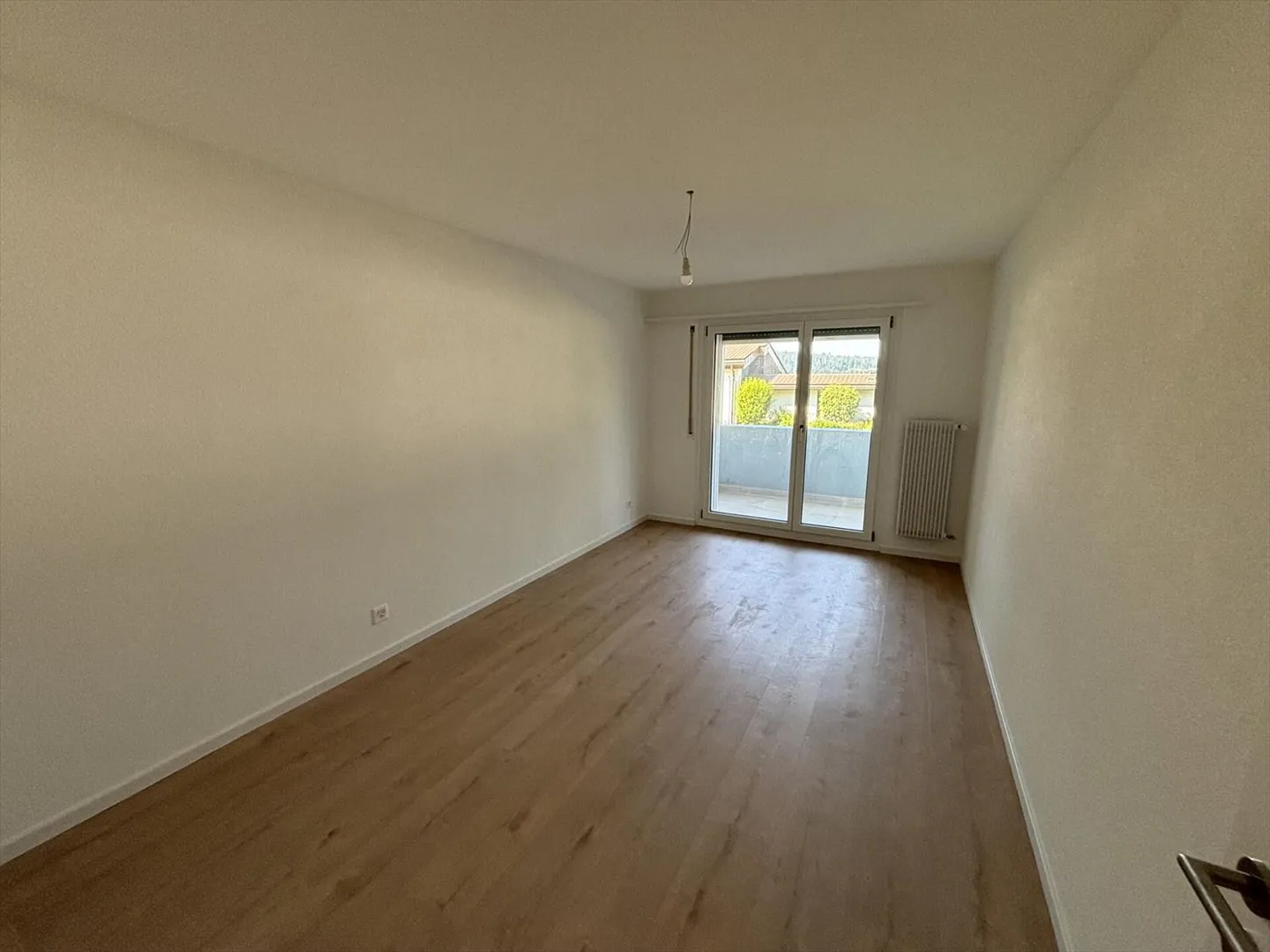 Renovated apartment with 3 rooms and balcony! - Photo 3 of 9