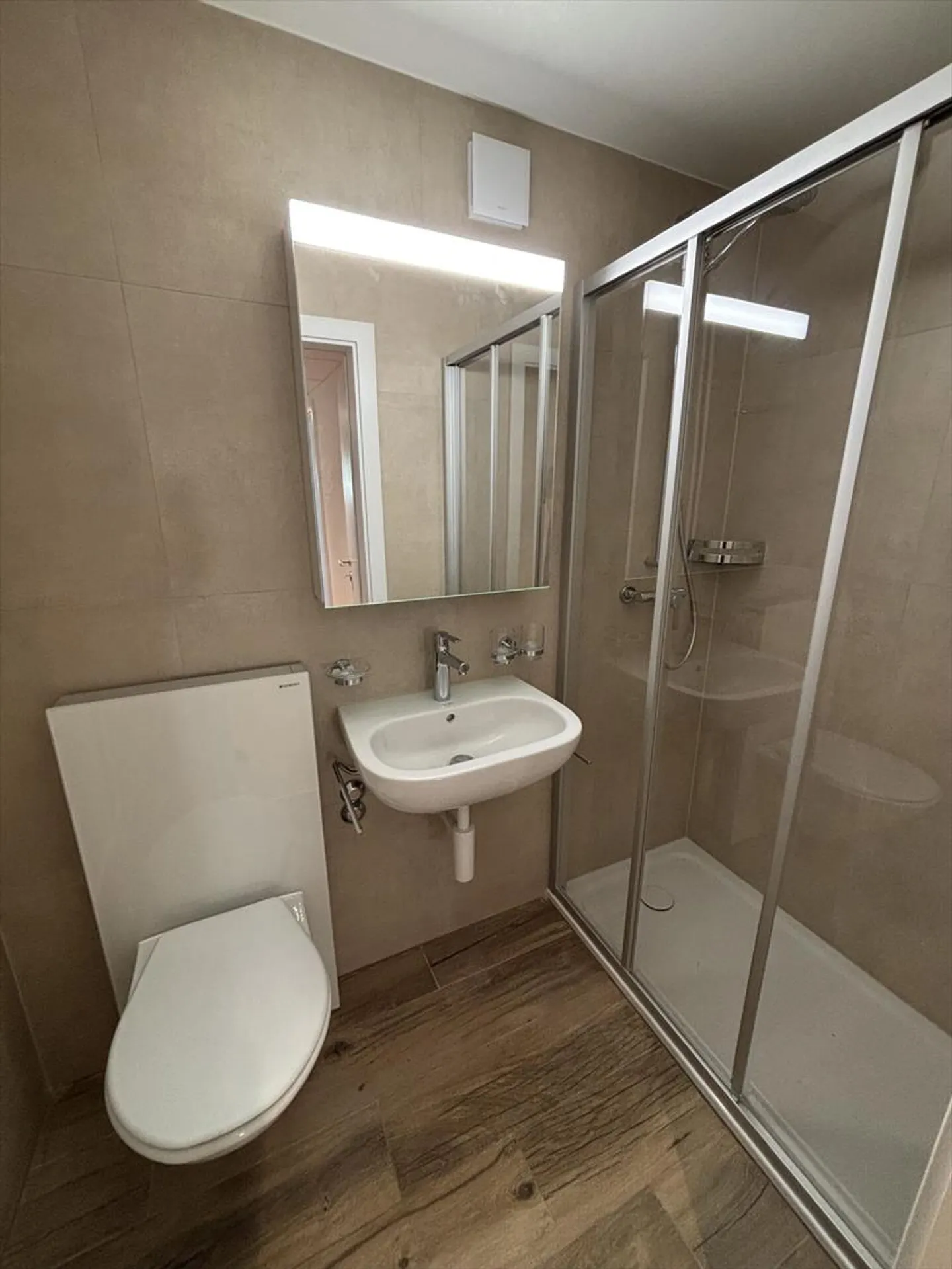 Renovated apartment with 3 rooms and balcony! - Photo 5 of 9