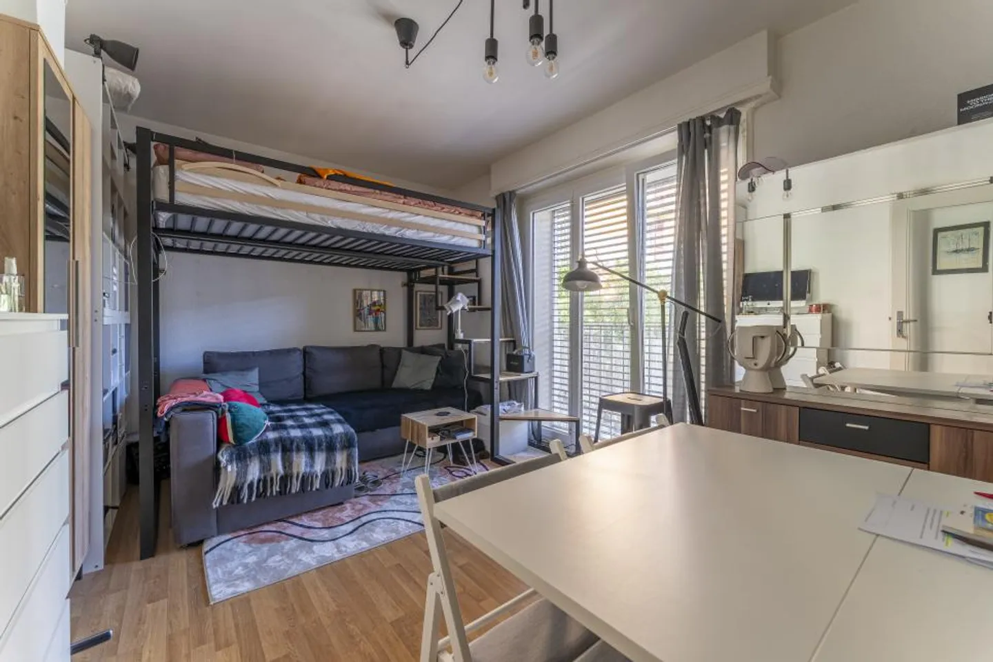 RARE LOCATION, TWO STEPS FROM THE CITY CENTER! - Photo 1 of 4