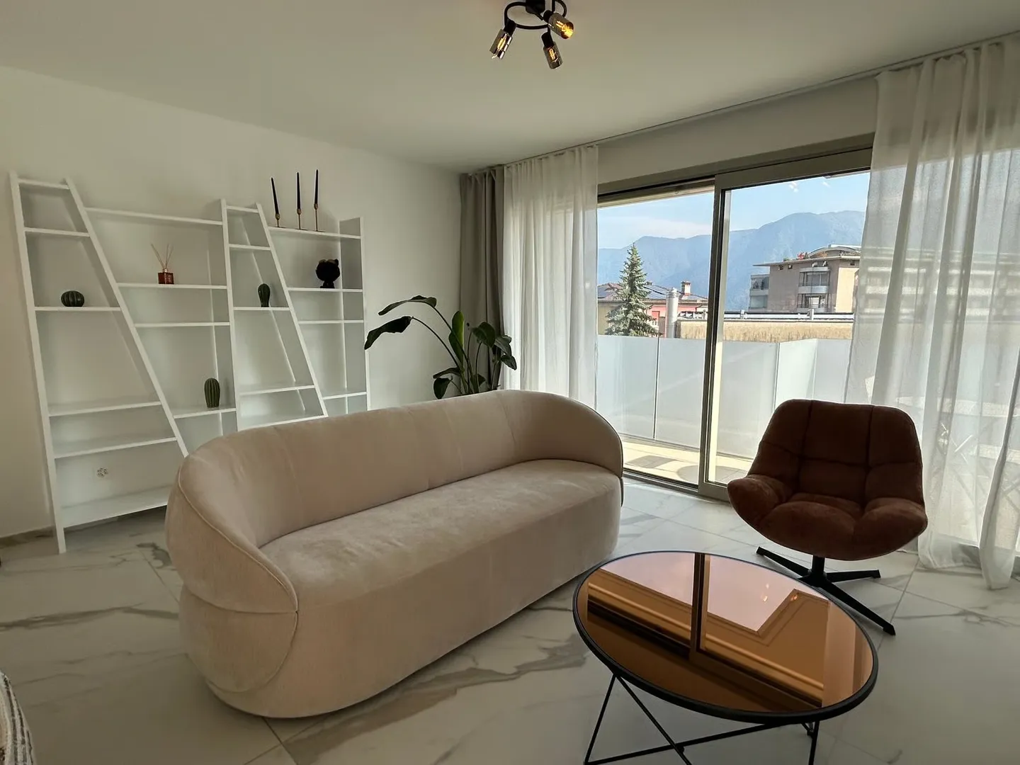 Luxury penthouse with terrace and jacuzzi in Massagno – Available immediately - Photo 2 of 22