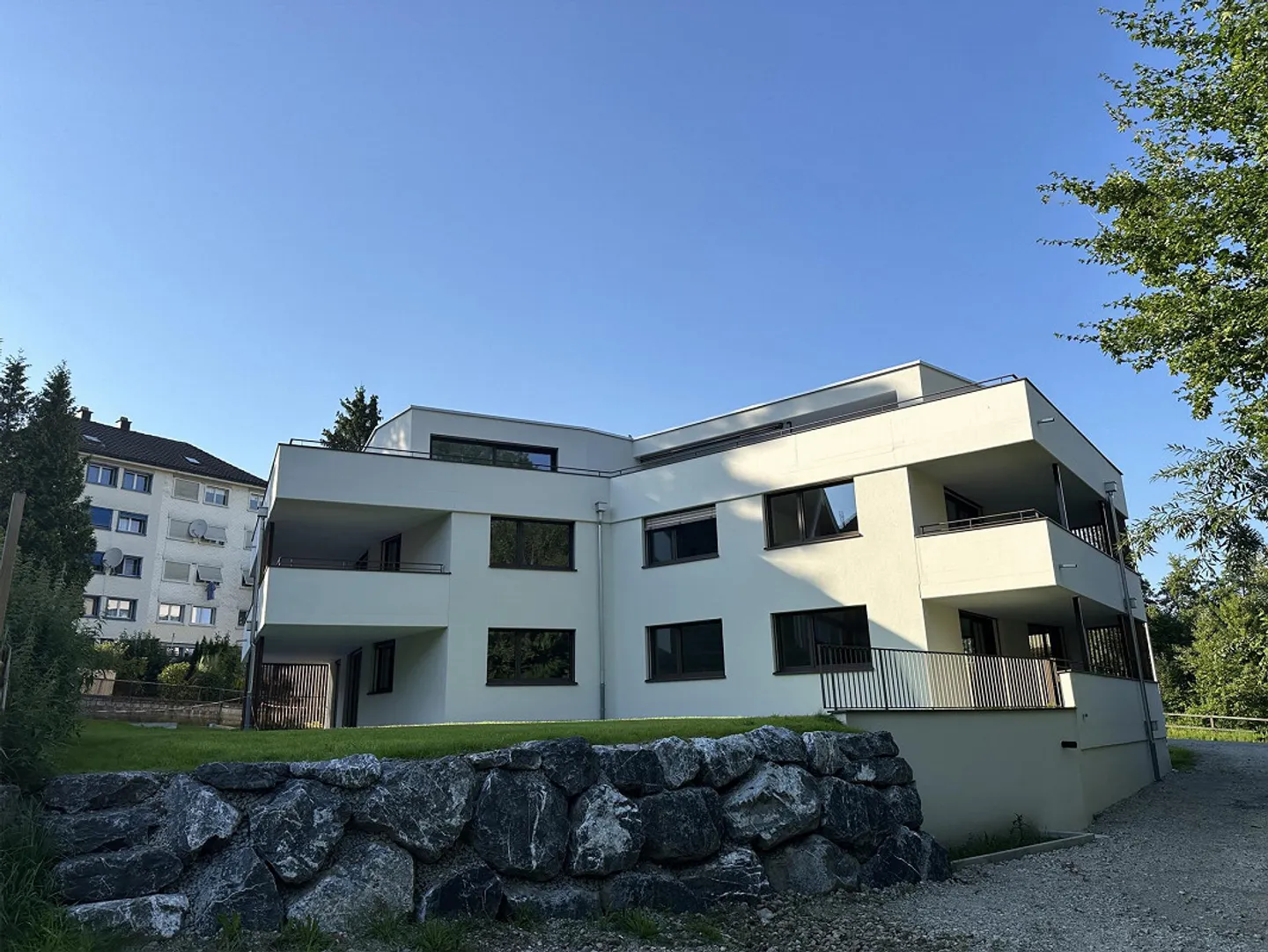 Charmante Wohnung mit Parkplatz - Foto 1 von 6