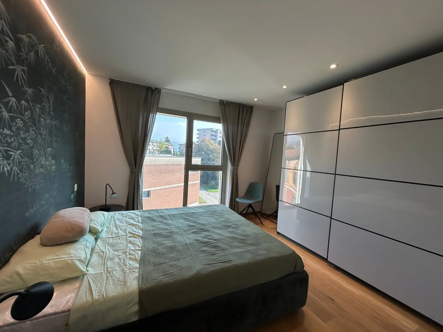 Luxury penthouse with terrace and jacuzzi in Massagno – Available immediately - Photo 15 of 22