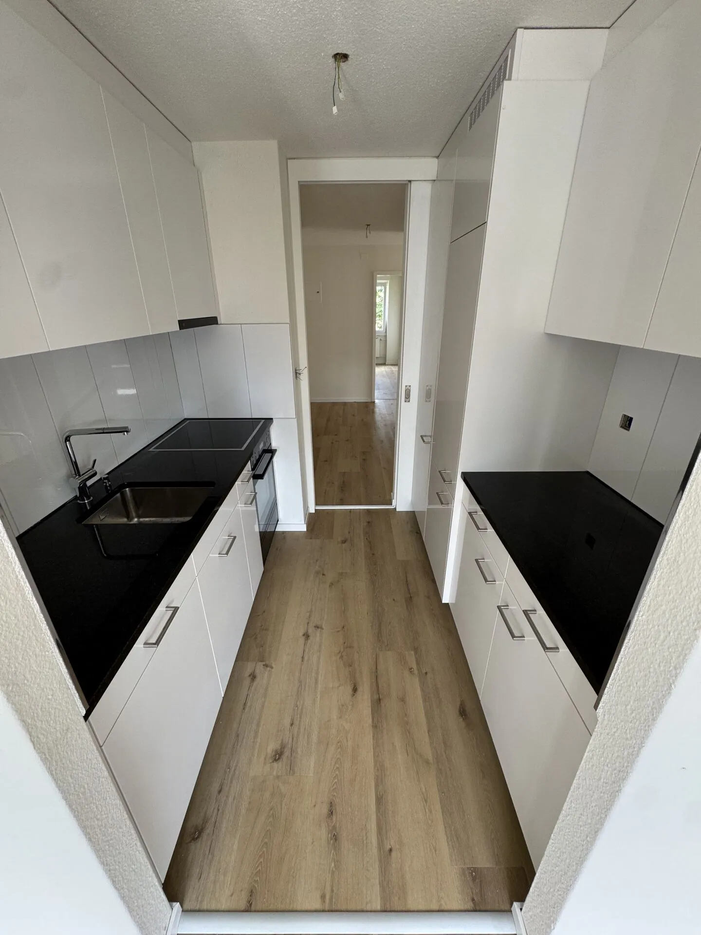 Appartement fraîchement rénové - Photo 2 sur 11