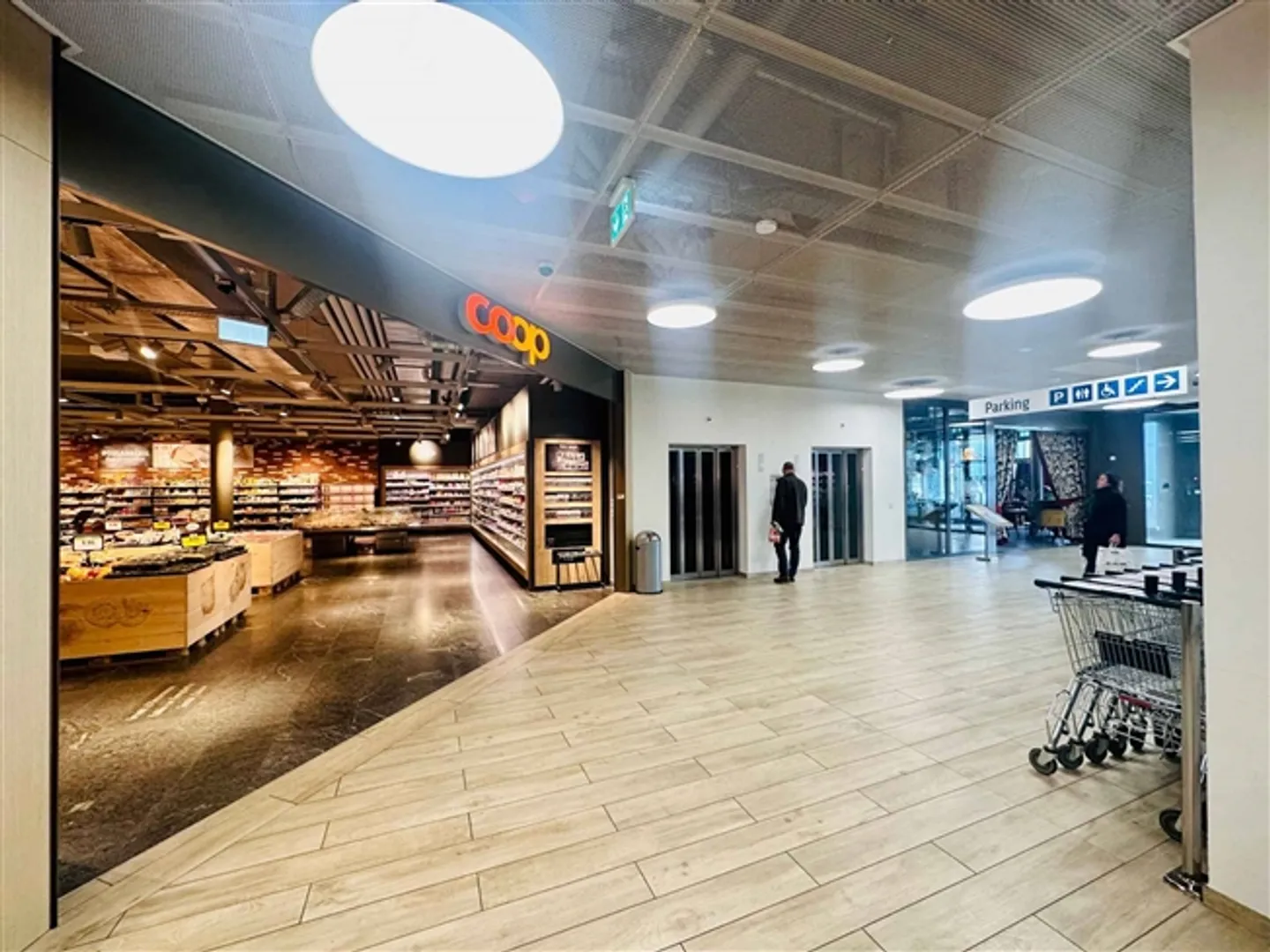 Arcade, locali di 143 m² in affitto a Vevey/Saint-Légier - Foto 3 di 5