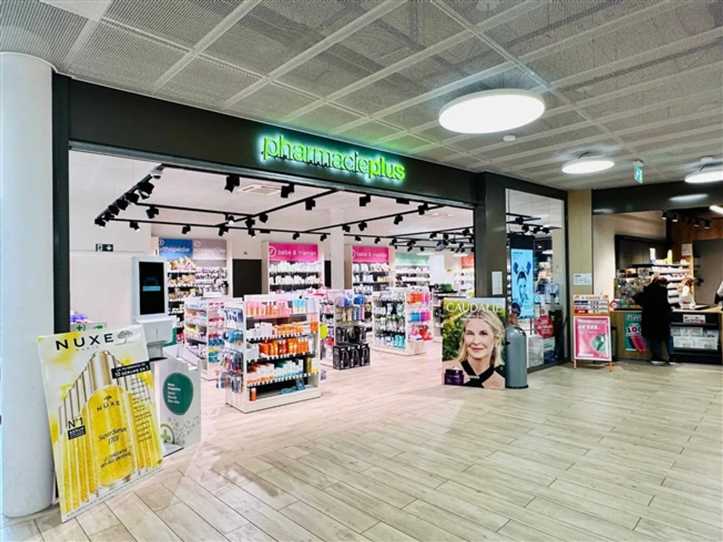 Arcade, locali di 143 m² in affitto a Vevey/Saint-Légier - Foto 4 di 5