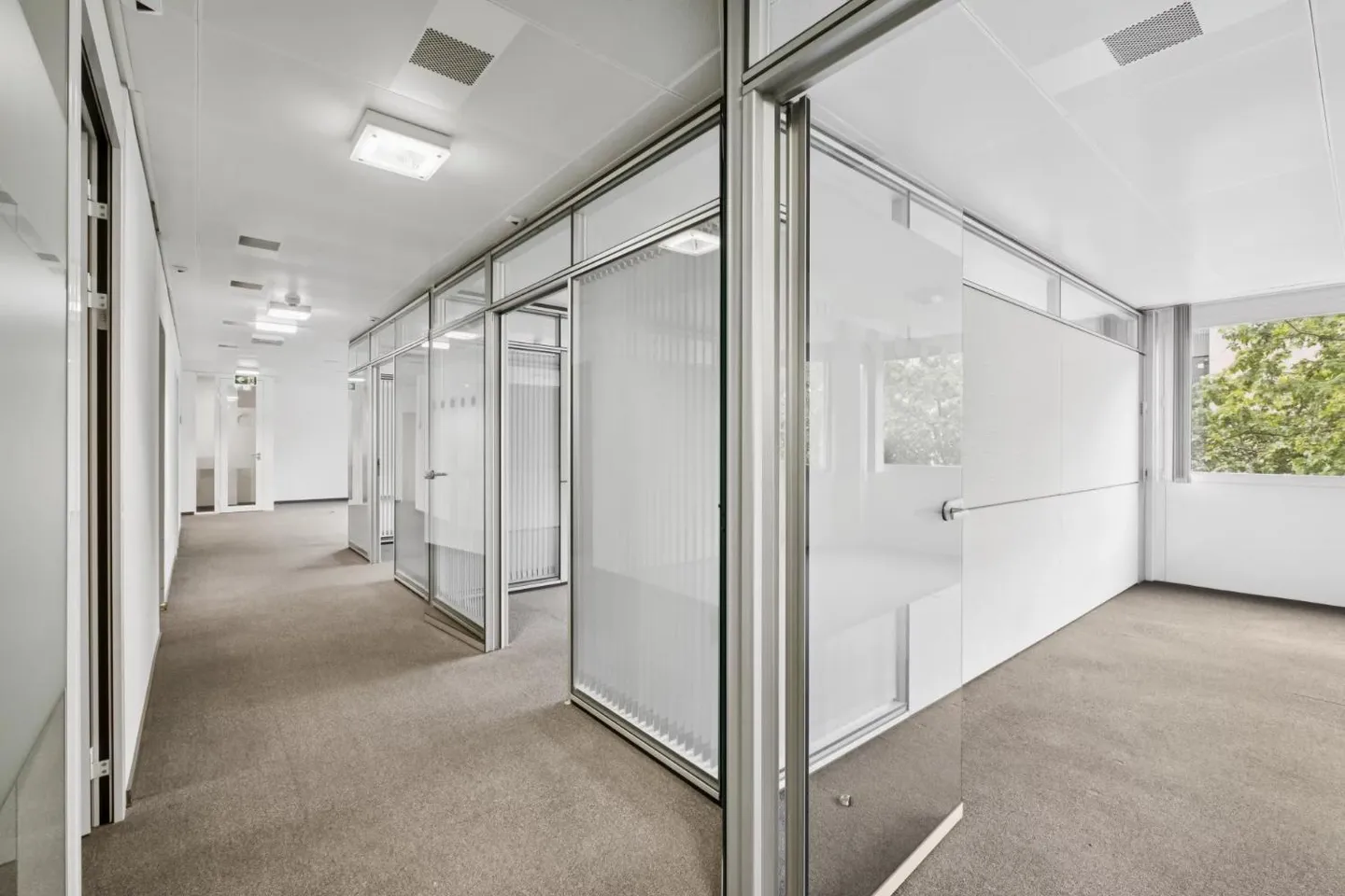 Office Spaces in Charmilles - Photo 2 of 13