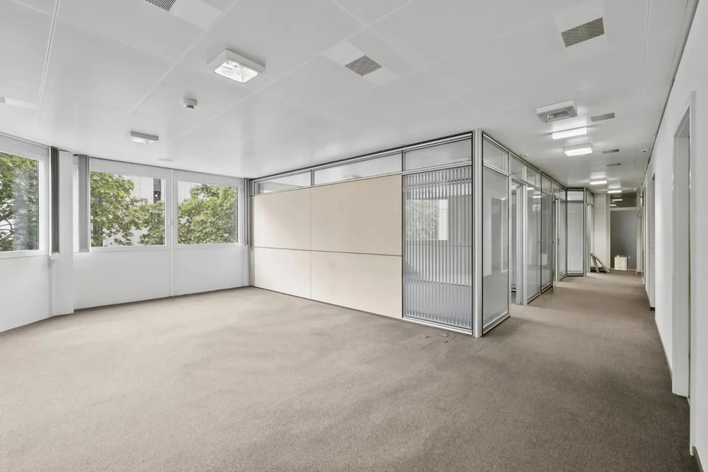 Office Spaces in Charmilles - Photo 3 of 13