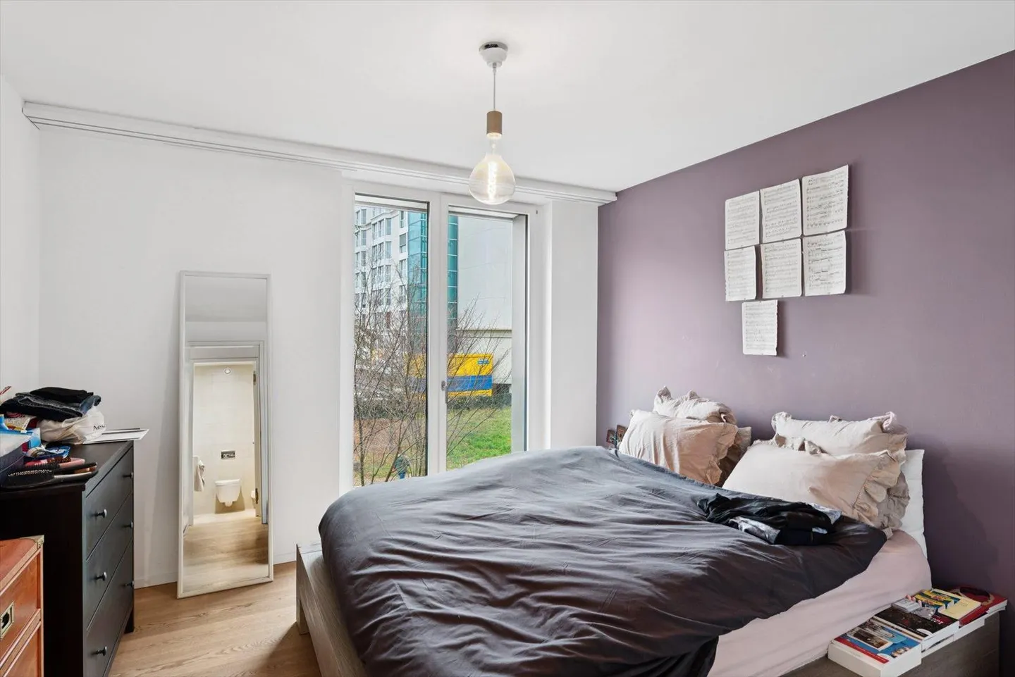 Beautiful apartment with 3 bedrooms in an upscale building - Photo 7 of 13