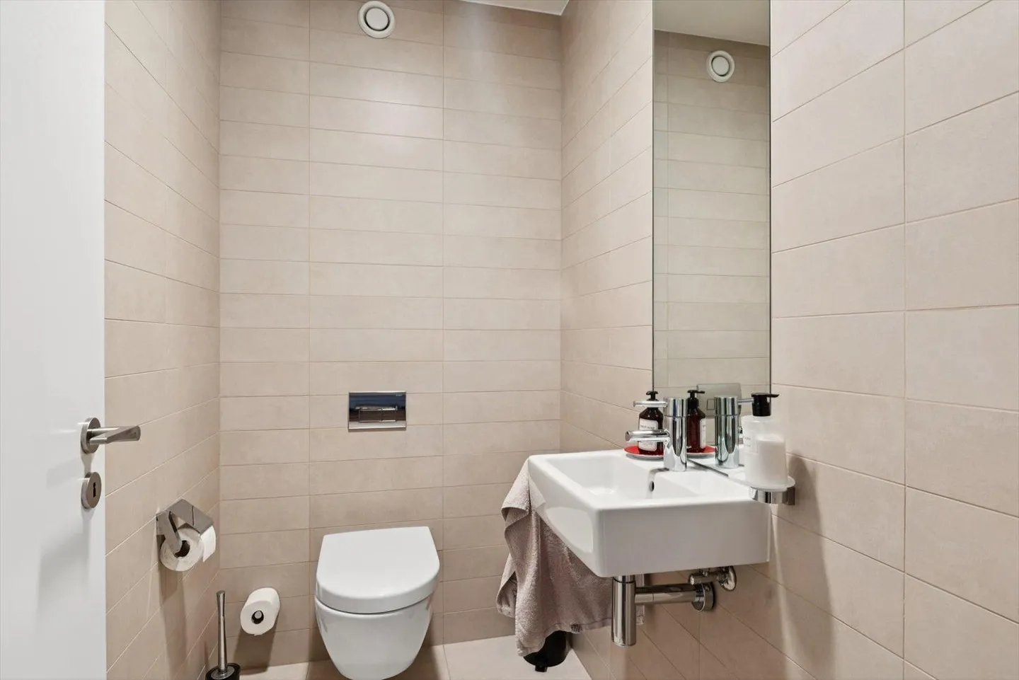 Beautiful apartment with 3 bedrooms in an upscale building - Photo 10 of 13