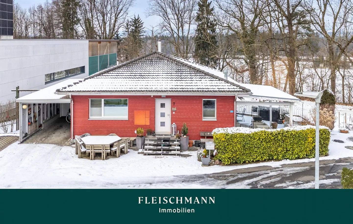 Bungalow confortevole con area di seduta coperta - Foto 1 di 18