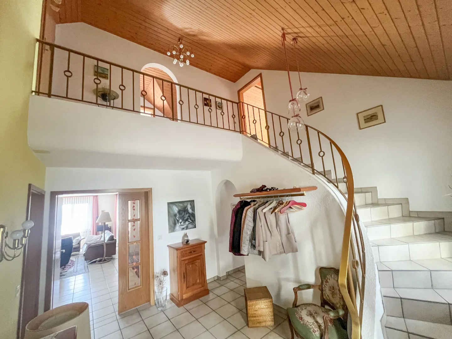 Maison individuelle de 7,5 pièces avec grande piscine sur un terrain de 1'104 m2 - Photo 4 sur 16