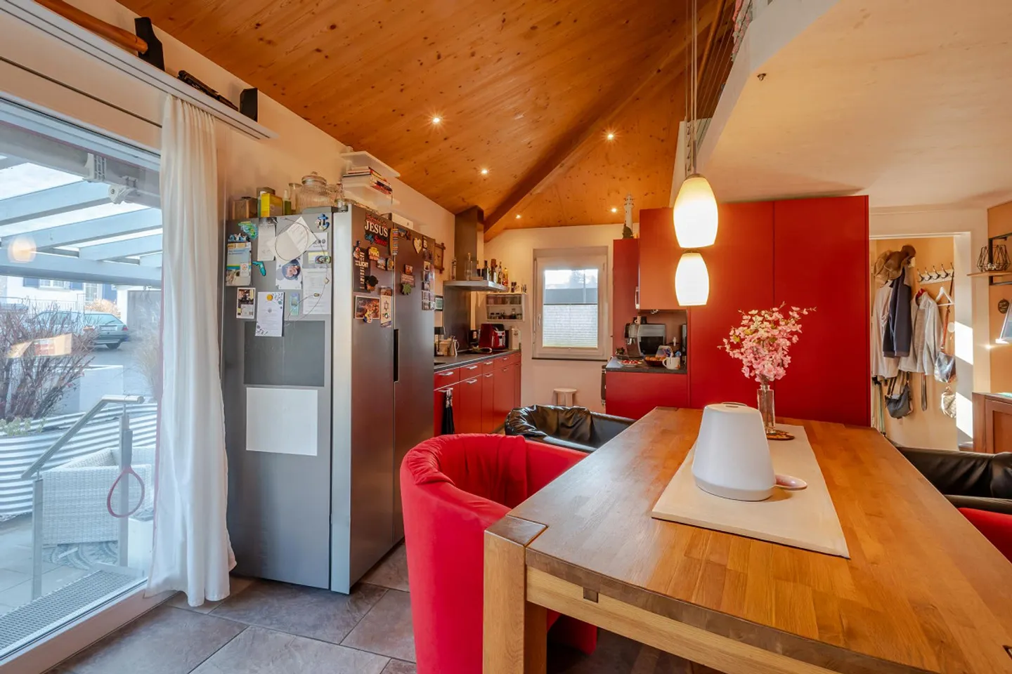 Bungalow confortevole con area di seduta coperta - Foto 4 di 18