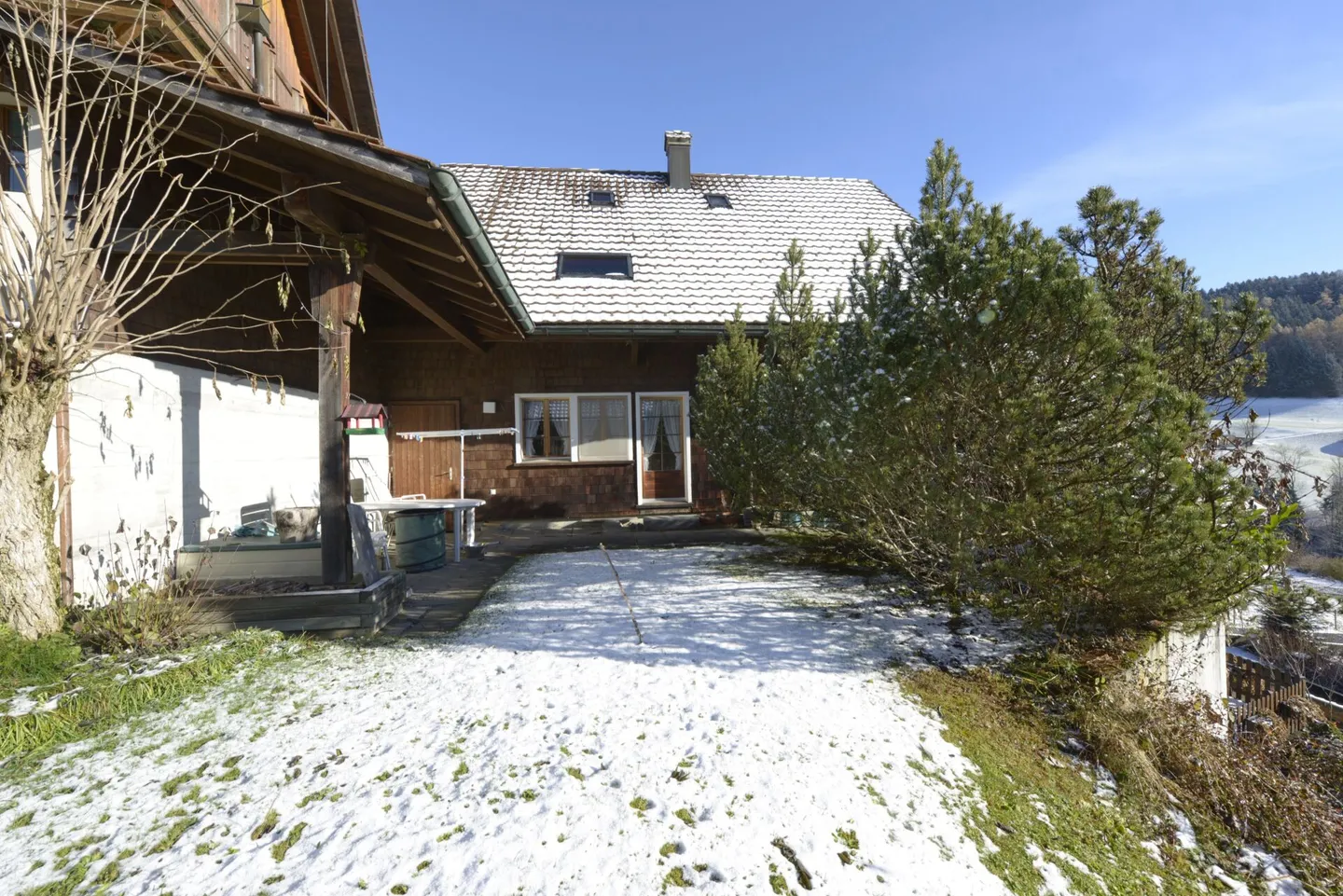 Opportunité - Grande maison unifamiliale avec beaucoup d'espace dans un emplacement ensoleillé - Photo 4 sur 18