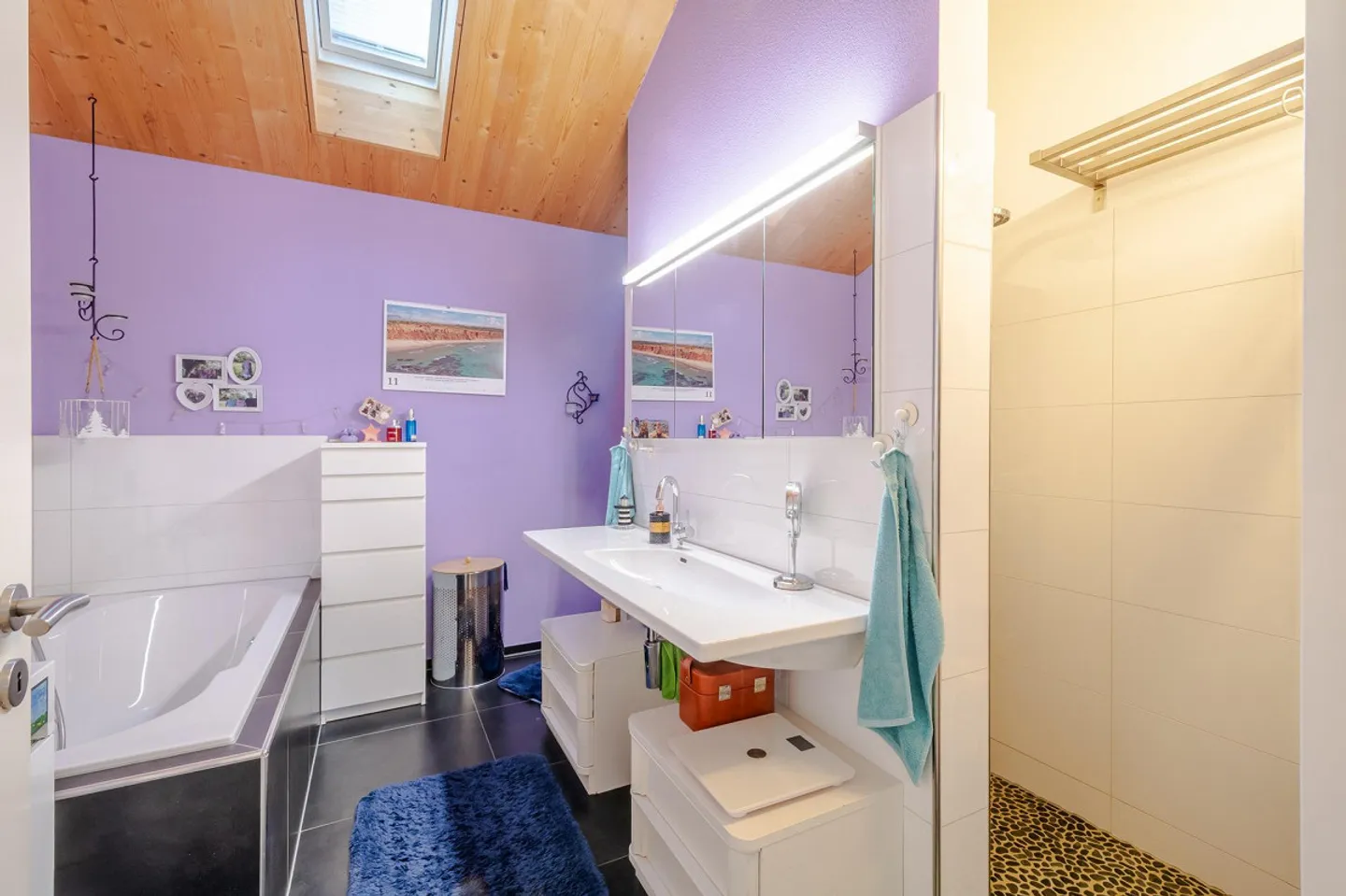 Bungalow confortevole con area di seduta coperta - Foto 9 di 18