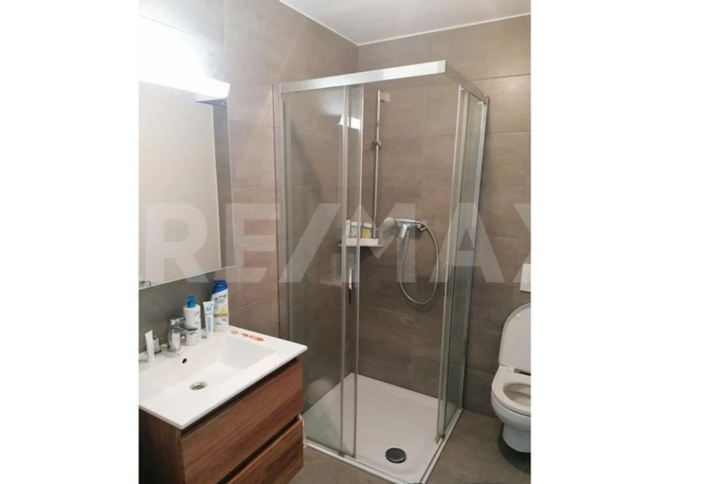 Incantevole casa angolare a Sugiez: la tua casa dei sogni! - Foto 3 di 4
