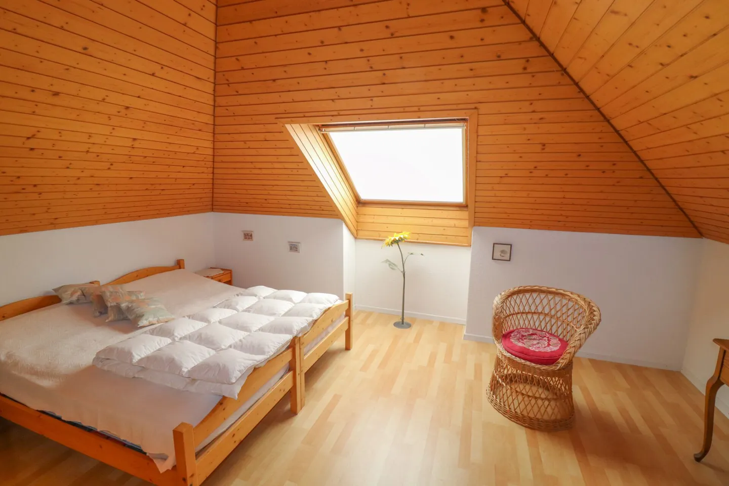 Maison individuelle de 7,5 pièces avec grande piscine sur un terrain de 1'104 m2 - Photo 12 sur 16