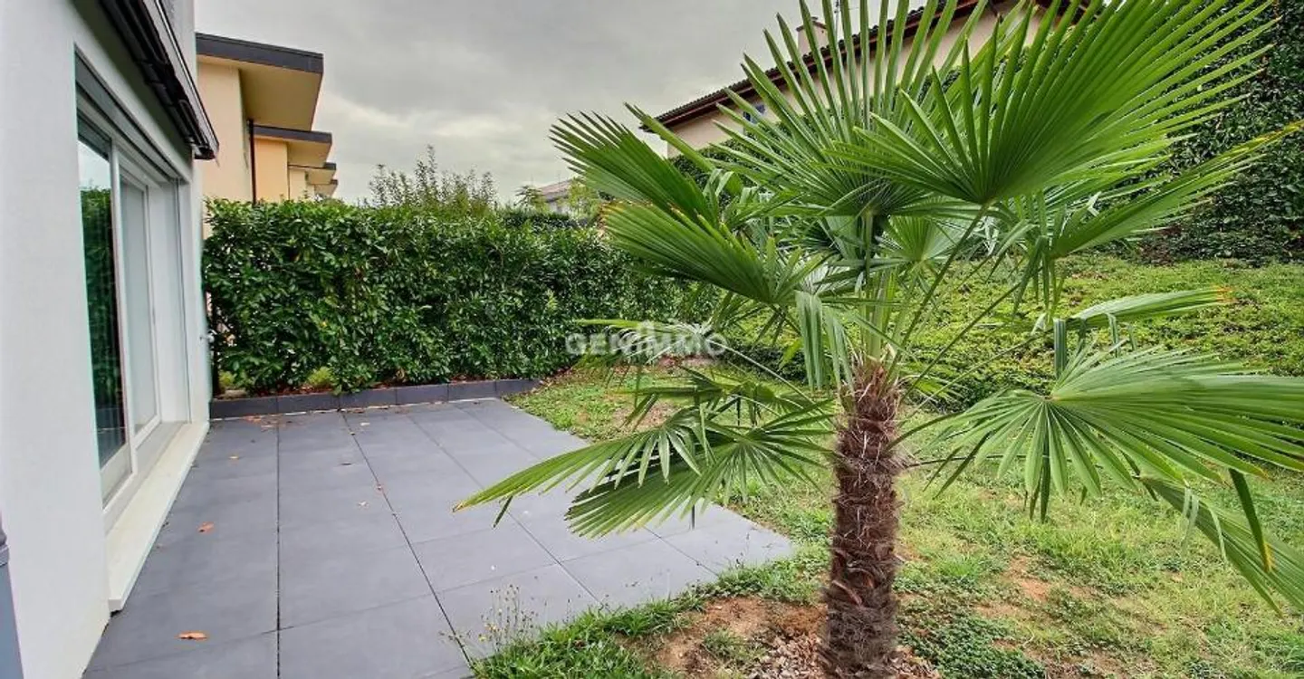 Appartement contemporain avec jardin - Photo 2 sur 6
