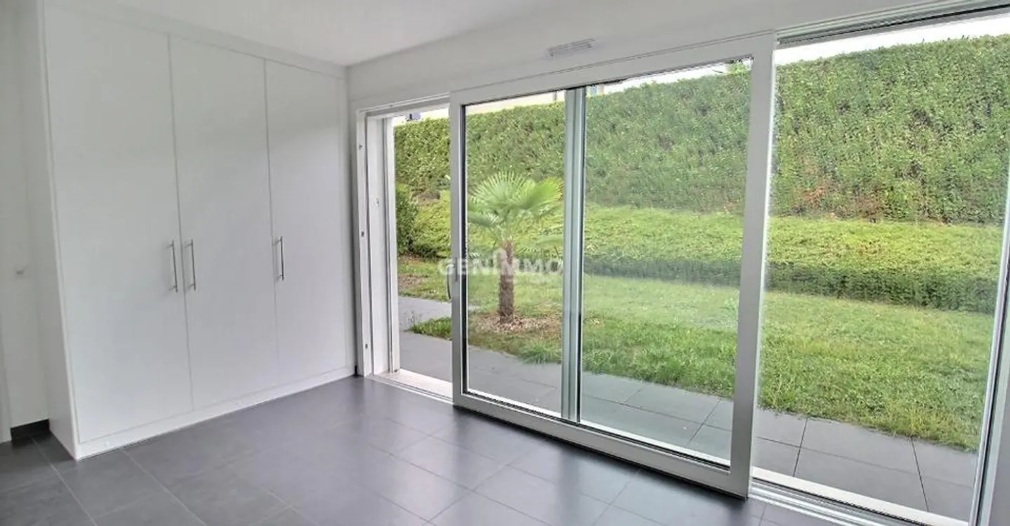 Appartement contemporain avec jardin - Photo 3 sur 6