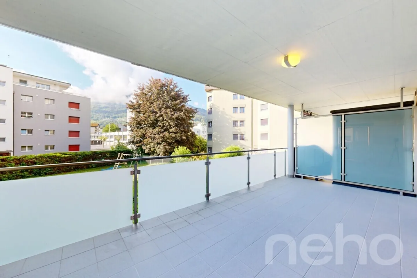 Exklusiv: Helle Wohnung mit großem Balkon-Terrasse - Foto 4 von 12