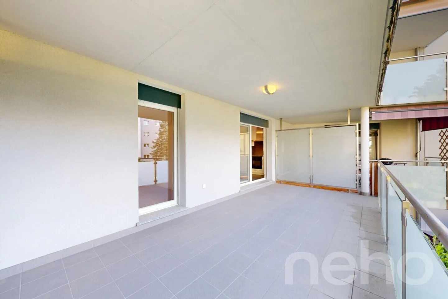 Exklusiv: Helle Wohnung mit großem Balkon-Terrasse - Foto 5 von 12