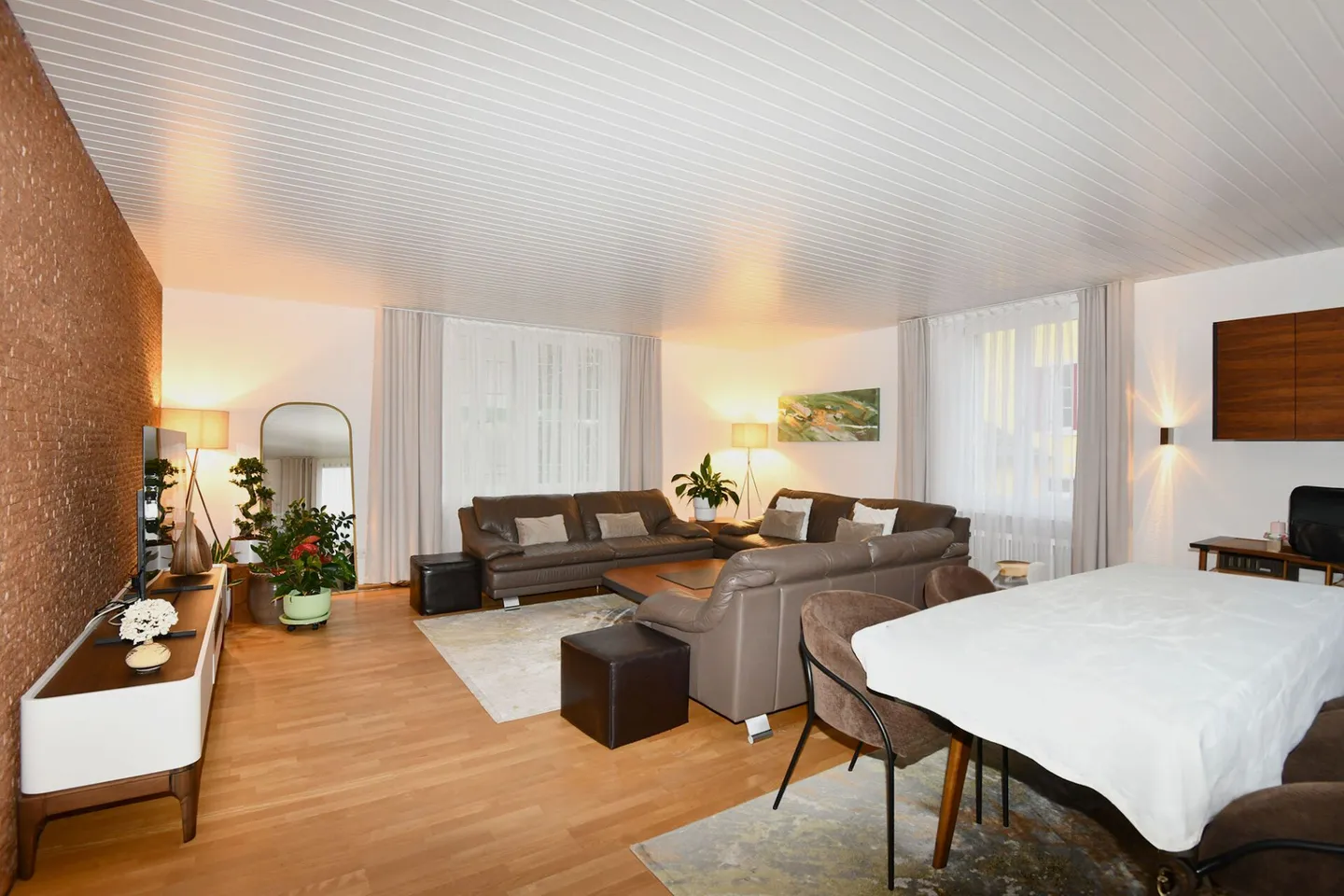 Spacious 5.5-room apartment in Wettingen - Photo 1 of 9