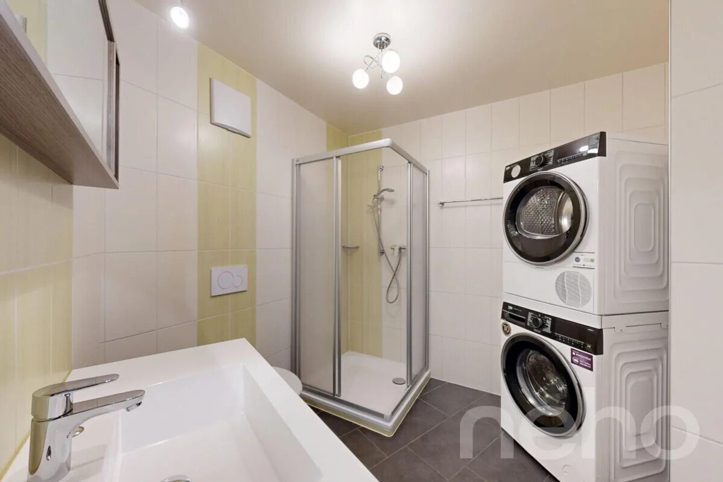 Exklusiv: Helle Wohnung mit großem Balkon-Terrasse - Foto 8 von 12