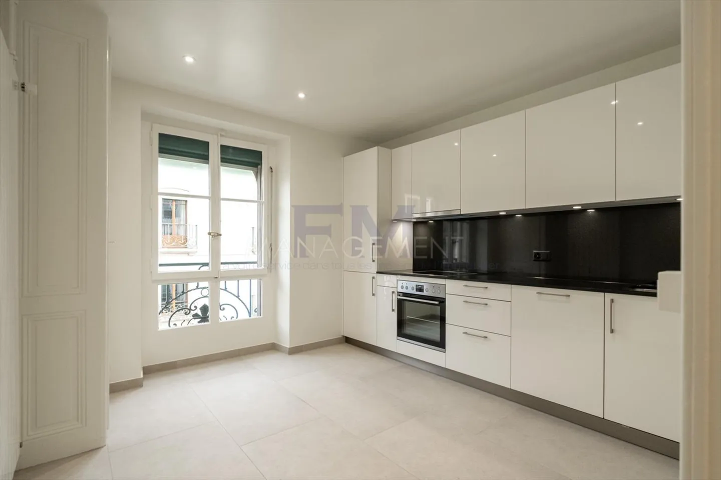 Connexion, Rue Jonction, 2 Chambres au 4ème Étage, env. 30m2 - Photo 1 sur 5