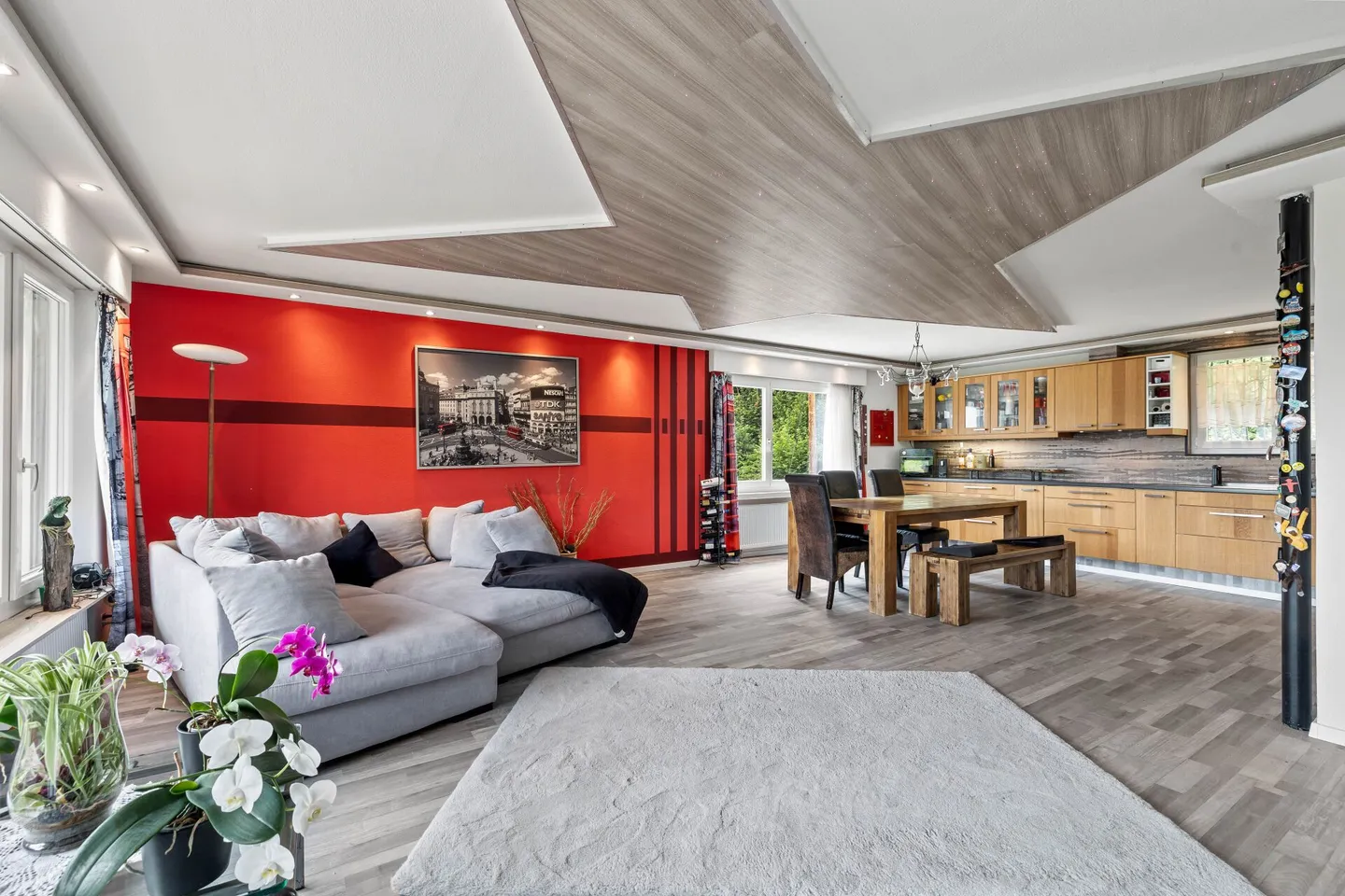 Una casa residenziale di 6,5 stanze situata in una posizione elevata con vista ampia, soleggiata e tranquilla, con appartamento di 2 stanze - Foto 6 di 28