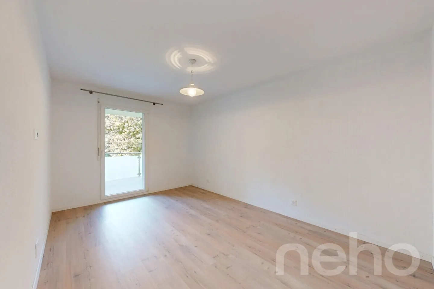 Exklusiv: Helle Wohnung mit großem Balkon-Terrasse - Foto 7 von 12