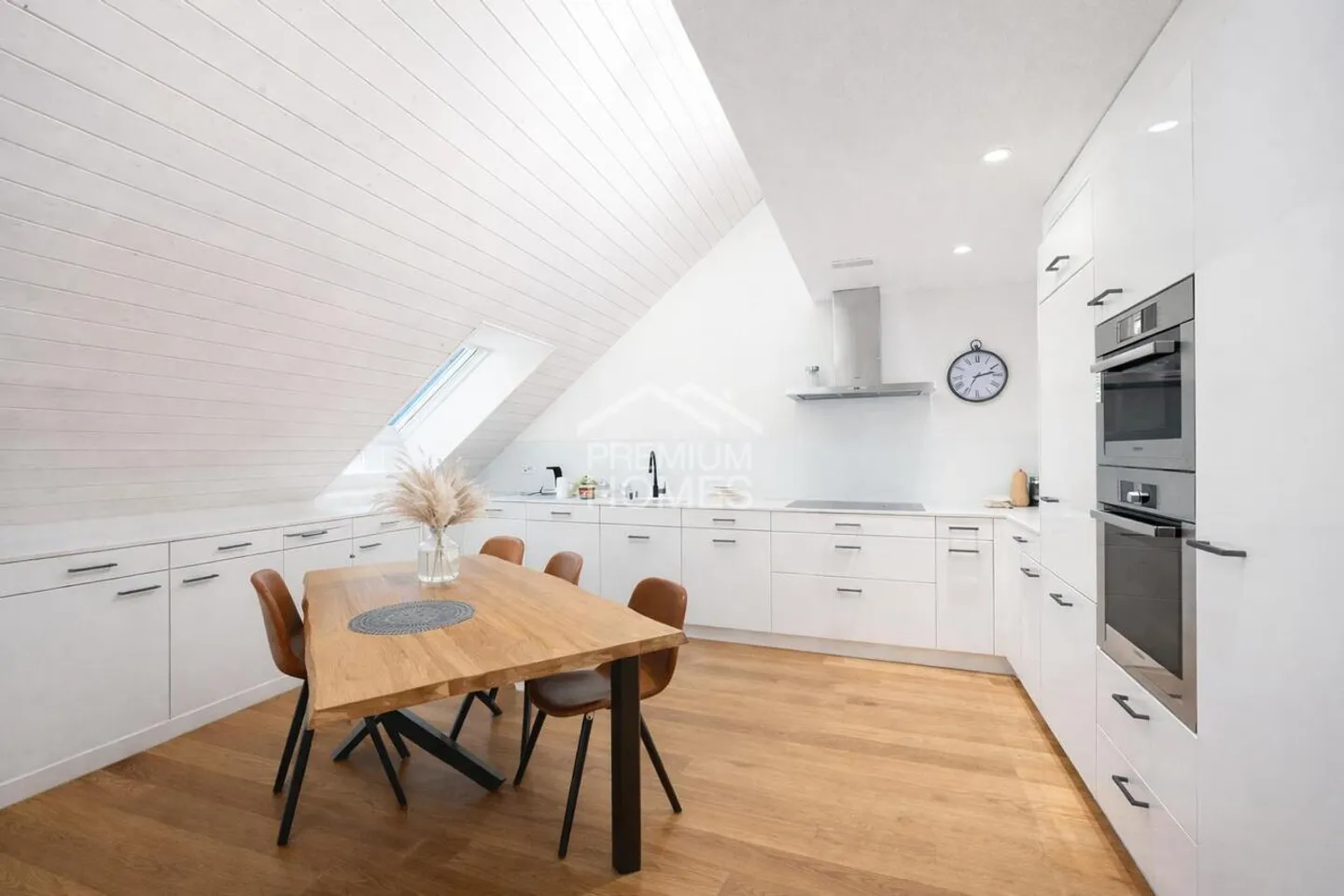 Charming Duplex with Garden - Photo 2 of 11