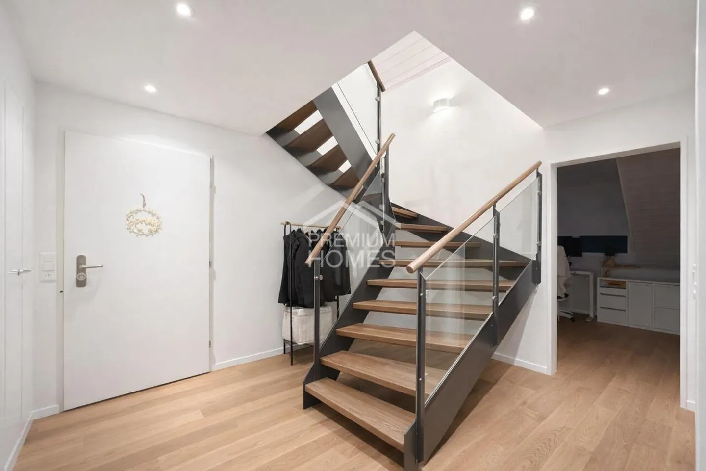 Charming Duplex with Garden - Photo 3 of 11