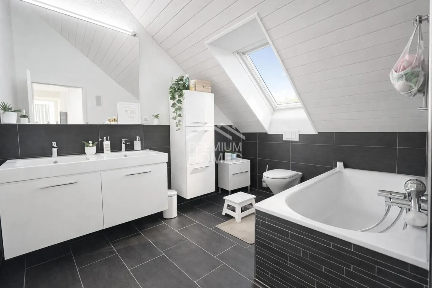 Charming Duplex with Garden - Photo 6 of 11