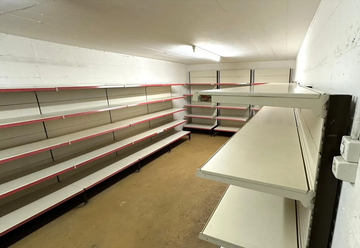 Vucherens - Chemin de Montillier 7 - Deposito/local di 140 m2 - Foto 4 di 4