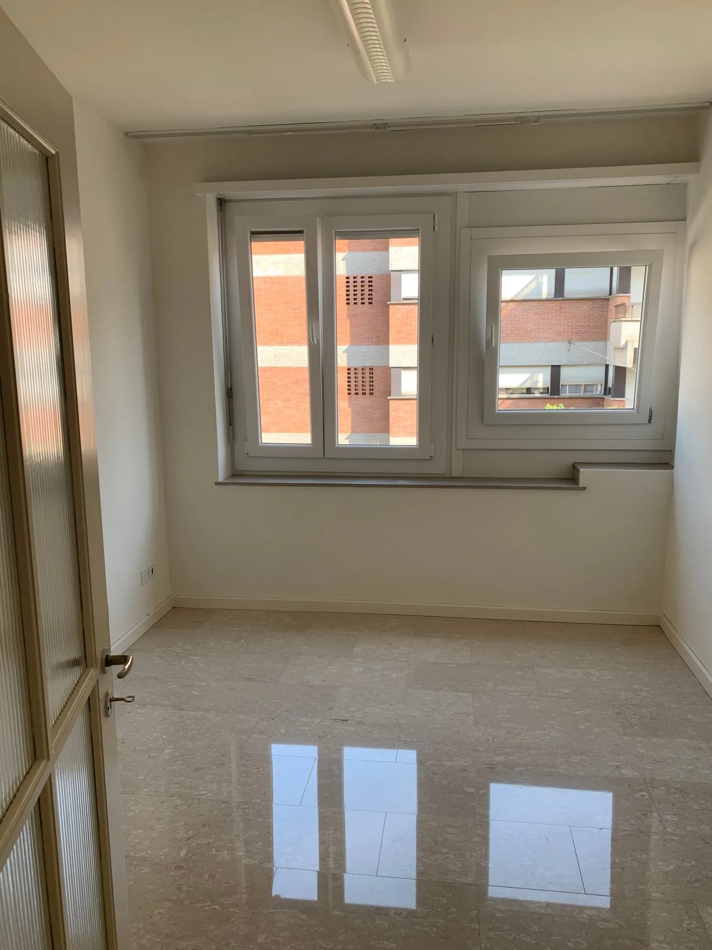 Ufficio luminoso nel centro di Lugano - Foto 5 di 6