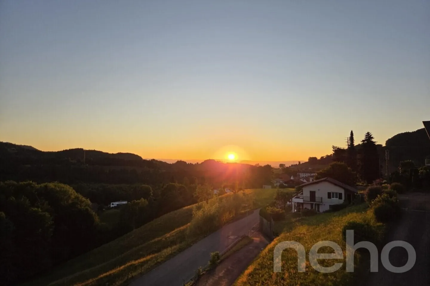 Living with a View: Stylish Terrace Apartment in Plasselb - Photo 11 of 12