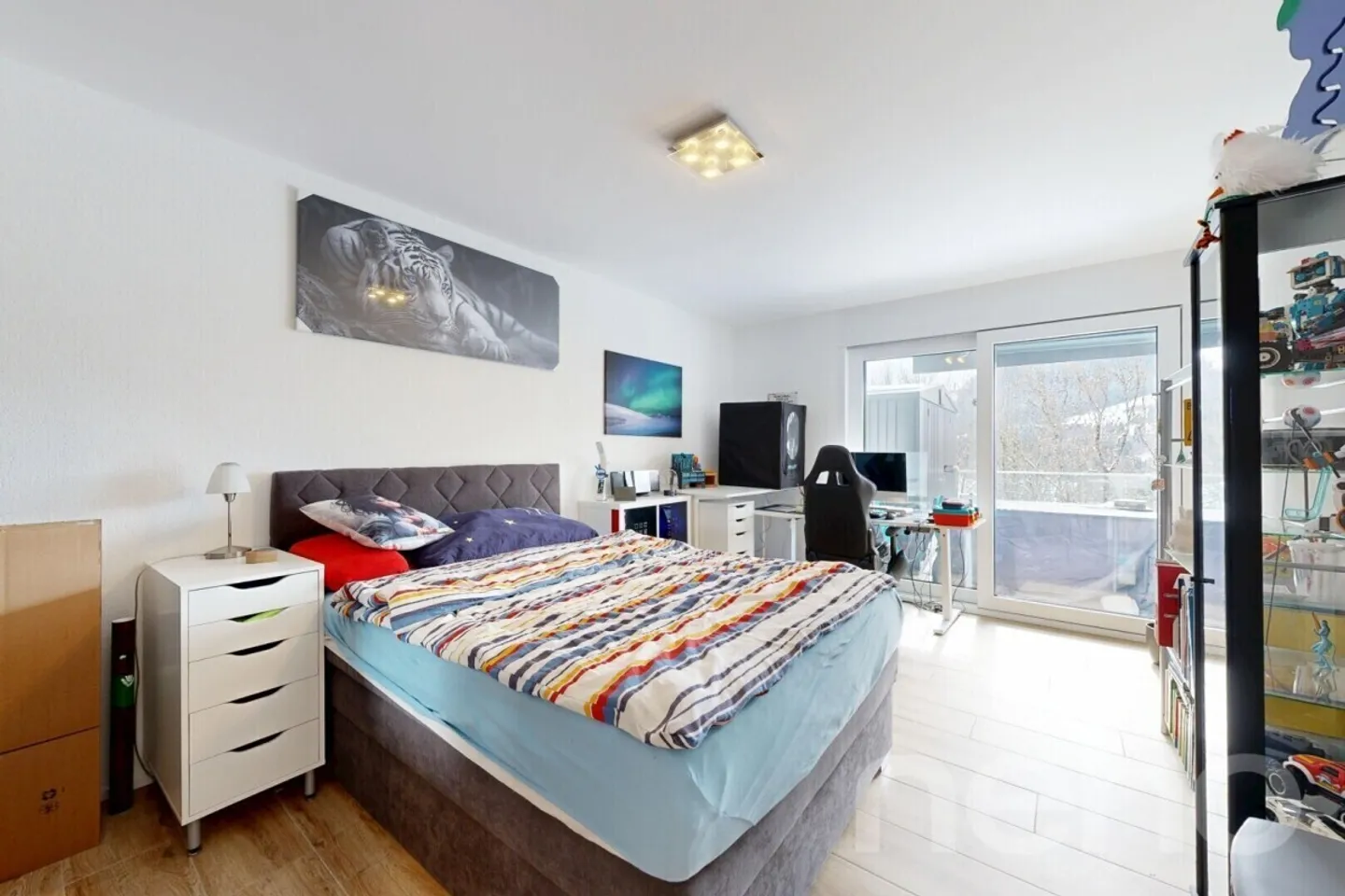 Living with a View: Stylish Terrace Apartment in Plasselb - Photo 9 of 12