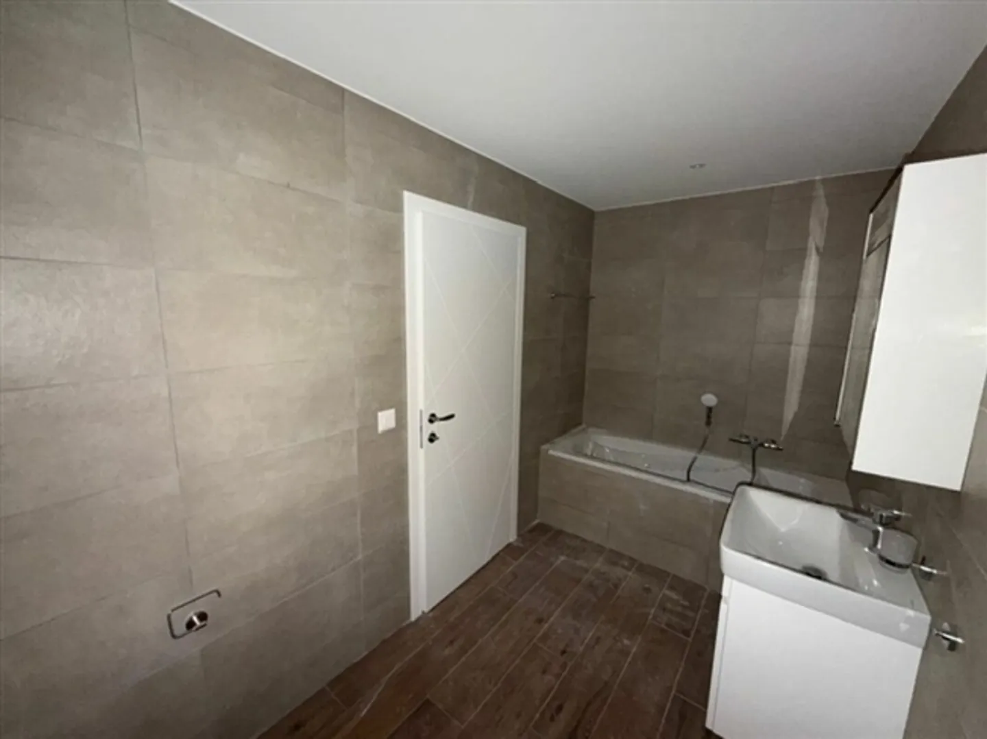 Neue 5,5-Zimmer-Wohnung in Farvagny - Foto 9 von 13