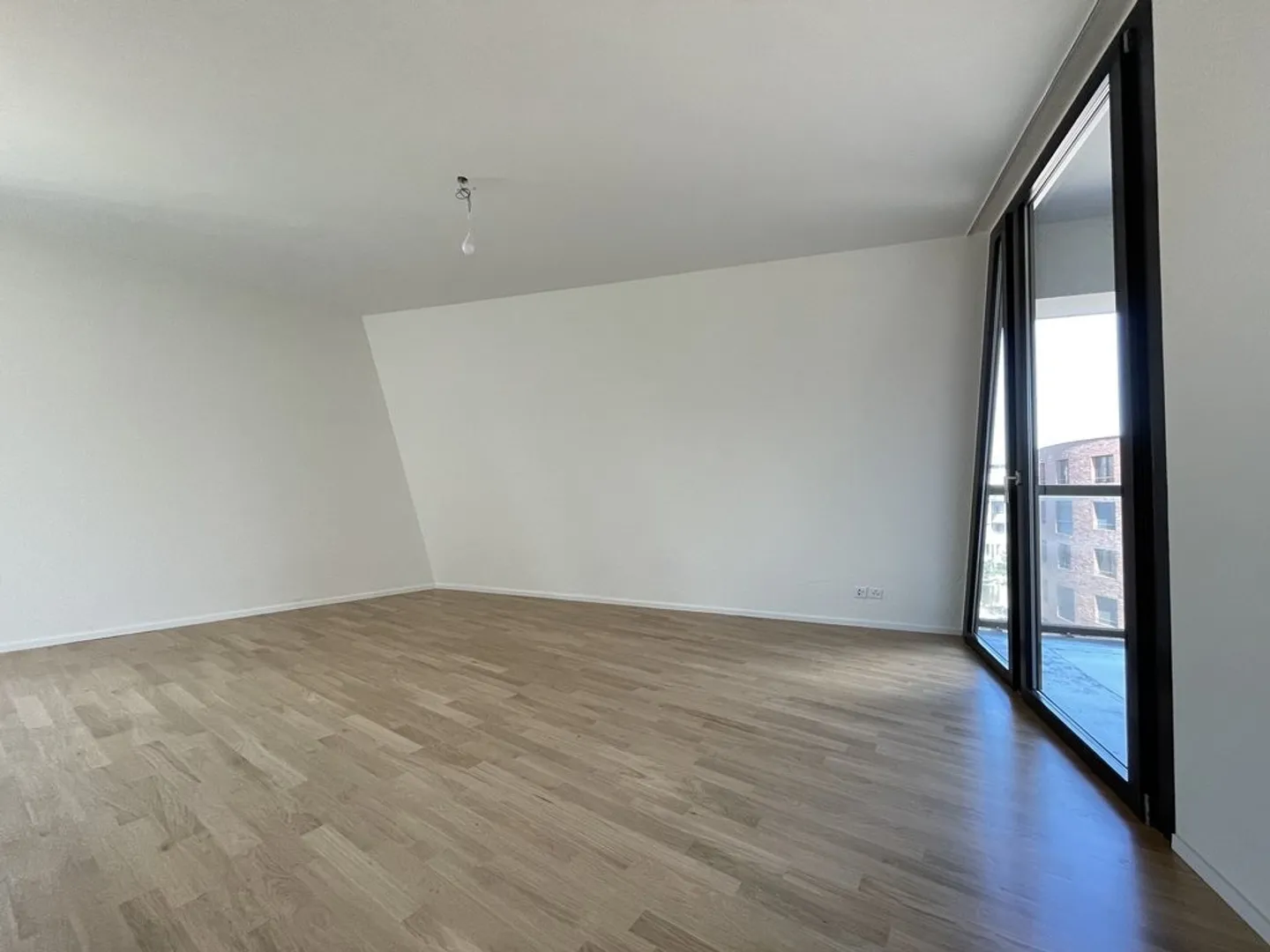 Modern City Apartment: Light, Loggia & Location Above the Rooftops - Photo 5 of 9
