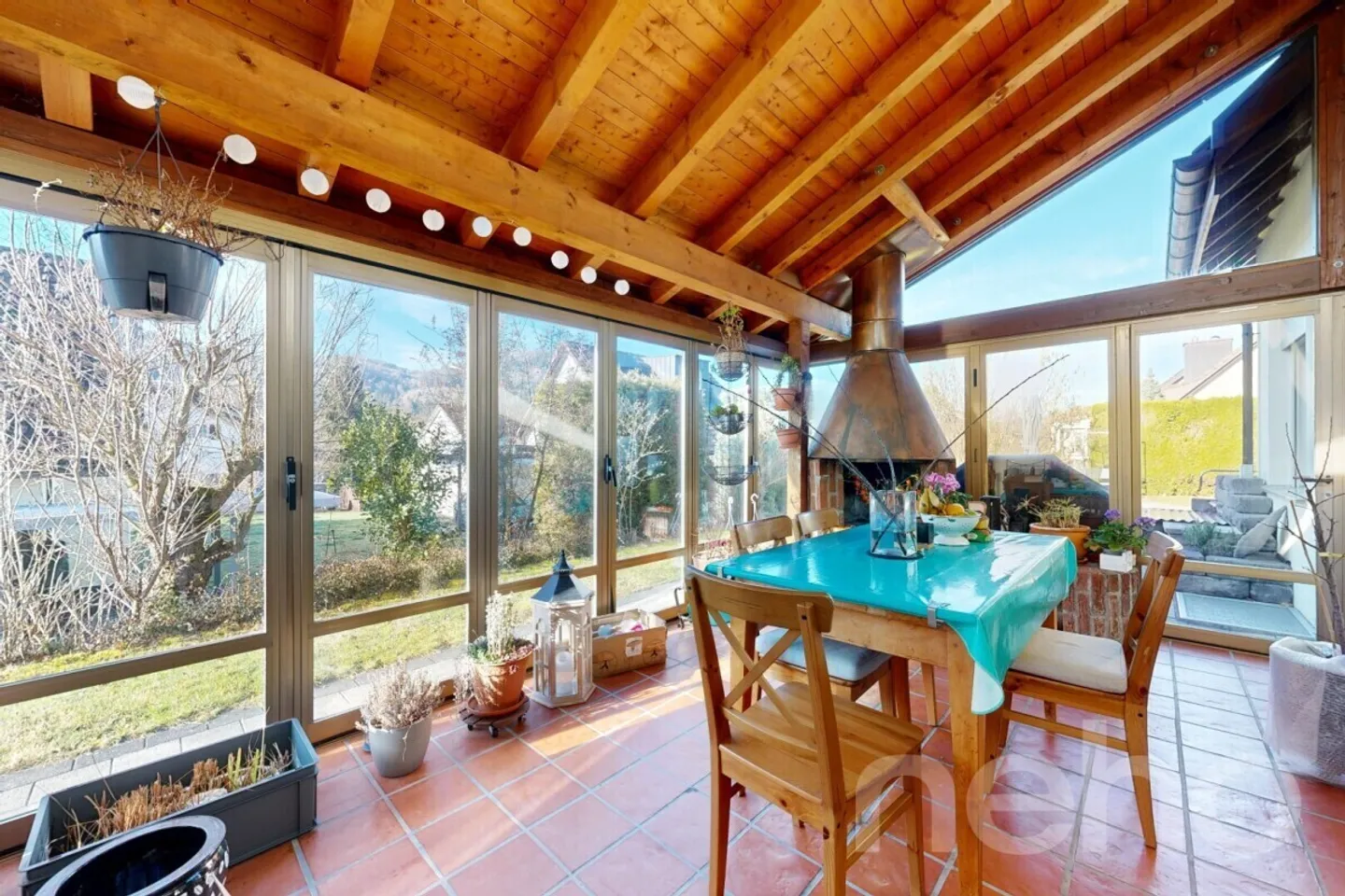 Maison familiale avec beaucoup d'espace, véranda et terrasse ensoleillée - Photo 7 sur 12