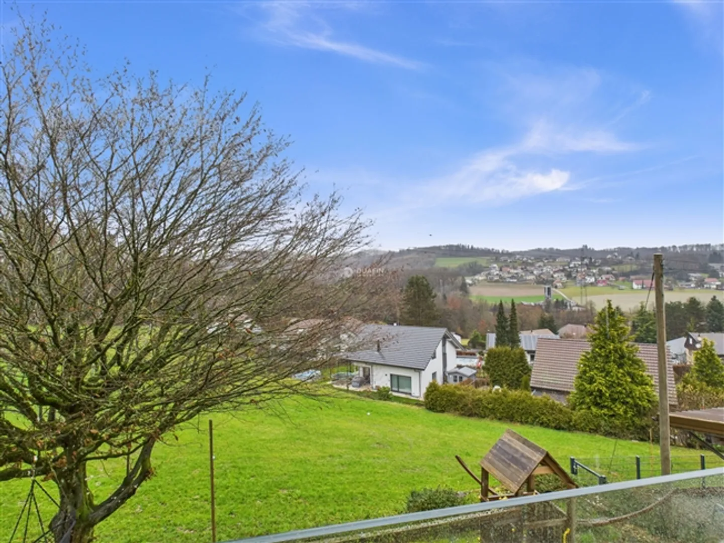 Maison individuelle rénovée de 5,5 pièces avec vue dégagée à Safenwil - Photo 5 sur 13
