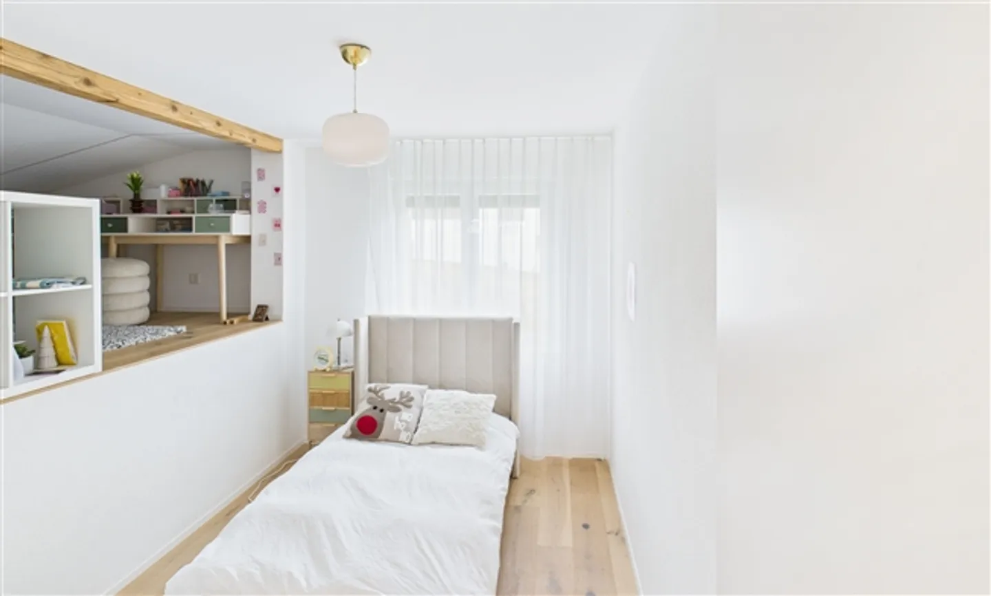 Maison individuelle rénovée de 5,5 pièces avec vue dégagée à Safenwil - Photo 6 sur 13